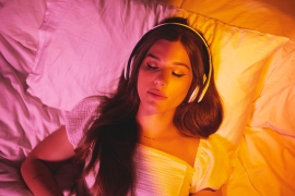 La musique douce et le CBD pour mieux dormir